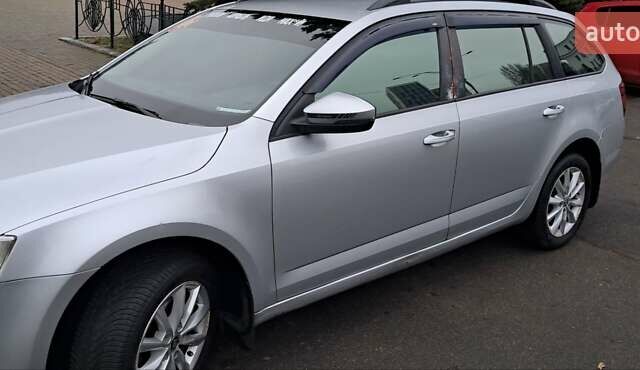 Серый Шкода Октавия, объемом двигателя 1.6 л и пробегом 407 тыс. км за 8800 $, фото 1 на Automoto.ua