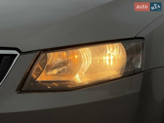 Сірий Шкода Октавія, об'ємом двигуна 1.6 л та пробігом 185 тис. км за 9800 $, фото 5 на Automoto.ua