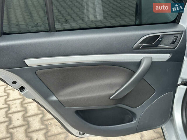 Серый Шкода Октавия, объемом двигателя 2 л и пробегом 218 тыс. км за 9999 $, фото 33 на Automoto.ua