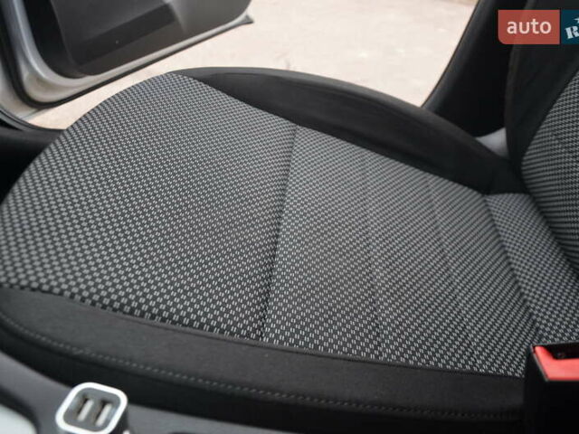 Сірий Шкода Октавія, об'ємом двигуна 2 л та пробігом 255 тис. км за 12250 $, фото 40 на Automoto.ua