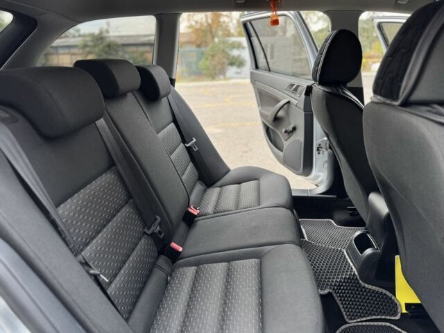 Серый Шкода Октавия, объемом двигателя 2 л и пробегом 200 тыс. км за 10200 $, фото 21 на Automoto.ua