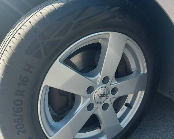 Серый Шкода Октавия, объемом двигателя 1.6 л и пробегом 204 тыс. км за 9788 $, фото 9 на Automoto.ua