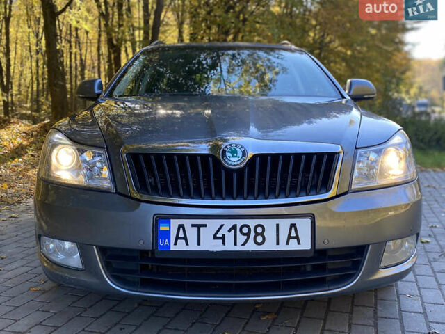 Серый Шкода Октавия, объемом двигателя 1.6 л и пробегом 293 тыс. км за 8600 $, фото 1 на Automoto.ua