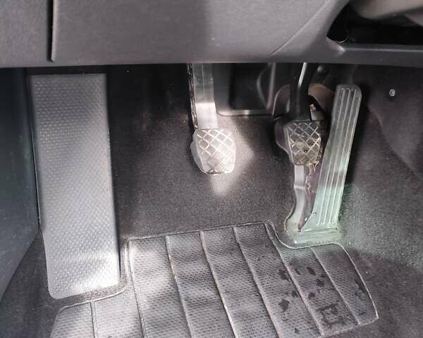 Серый Шкода Октавия, объемом двигателя 1.6 л и пробегом 315 тыс. км за 8700 $, фото 5 на Automoto.ua