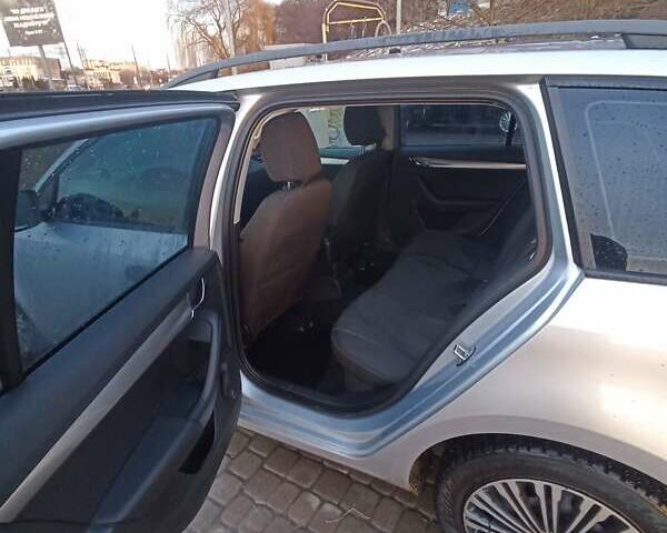 Шкода Октавія 2013 у Львові на Automoto.ua Сірий Шкода Октавія, об'ємом двигуна 1.6 л та пробігом 360 тис. км за 9300 $, фото 6 на Automoto.ua