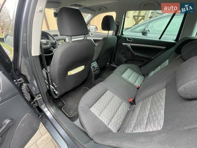 Сірий Шкода Октавія, об'ємом двигуна 2 л та пробігом 287 тис. км за 10999 $, фото 7 на Automoto.ua