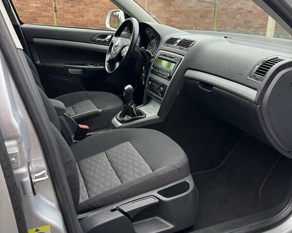 Серый Шкода Октавия, объемом двигателя 1.6 л и пробегом 206 тыс. км за 9450 $, фото 30 на Automoto.ua