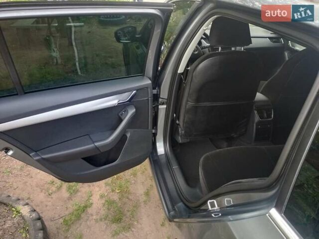 Серый Шкода Октавия, объемом двигателя 1.6 л и пробегом 336 тыс. км за 10300 $, фото 12 на Automoto.ua