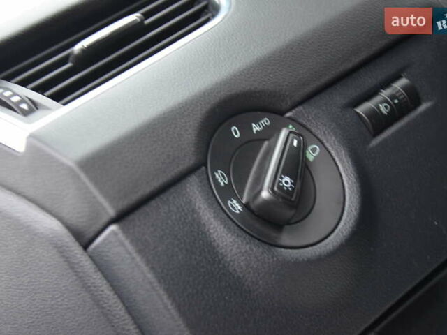 Сірий Шкода Октавія, об'ємом двигуна 2 л та пробігом 255 тис. км за 12250 $, фото 36 на Automoto.ua