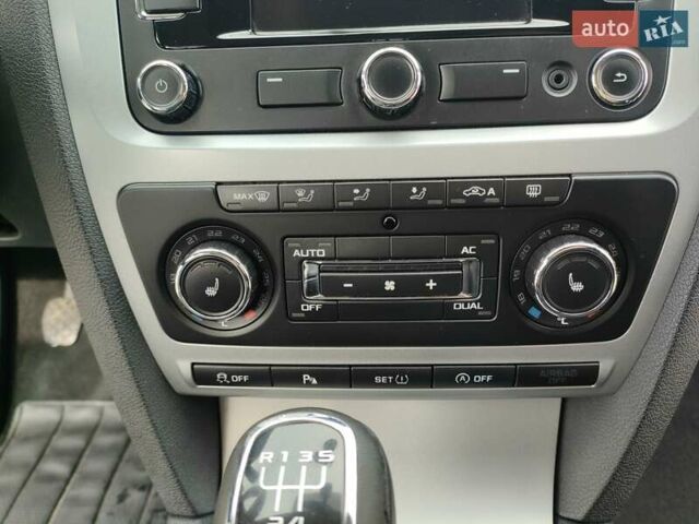 Серый Шкода Октавия, объемом двигателя 1.6 л и пробегом 315 тыс. км за 8700 $, фото 1 на Automoto.ua