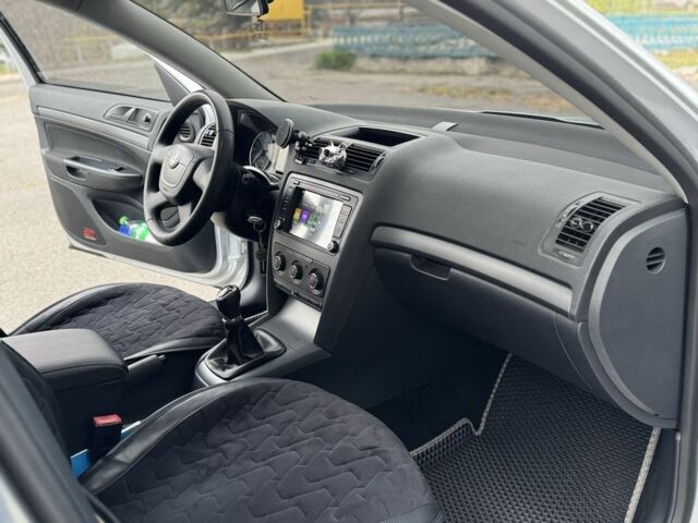 Серый Шкода Октавия, объемом двигателя 2 л и пробегом 200 тыс. км за 10200 $, фото 20 на Automoto.ua