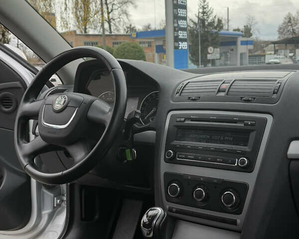 Серый Шкода Октавия, объемом двигателя 1.6 л и пробегом 217 тыс. км за 7650 $, фото 33 на Automoto.ua