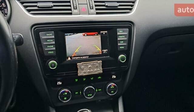 Серый Шкода Октавия, объемом двигателя 1.6 л и пробегом 407 тыс. км за 8800 $, фото 5 на Automoto.ua