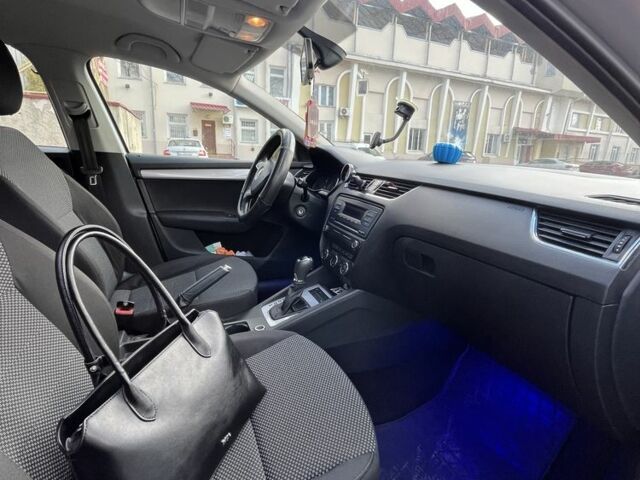 Шкода Октавия 2013 в Тернополе на Automoto.ua Серый Шкода Октавия, объемом двигателя 1.6 л и пробегом 298 тыс. км за 9150 $, фото 3 на Automoto.ua