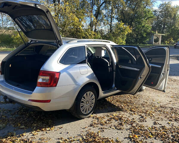 Серый Шкода Октавия, объемом двигателя 1.6 л и пробегом 298 тыс. км за 11500 $, фото 9 на Automoto.ua