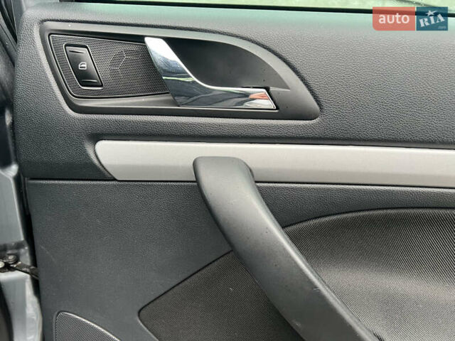 Серый Шкода Октавия, объемом двигателя 1.6 л и пробегом 207 тыс. км за 9500 $, фото 23 на Automoto.ua