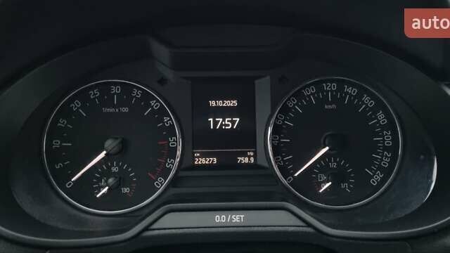 Серый Шкода Октавия, объемом двигателя 1.6 л и пробегом 226 тыс. км за 9800 $, фото 10 на Automoto.ua