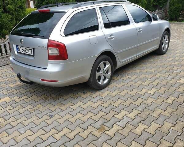 Сірий Шкода Октавія, об'ємом двигуна 2 л та пробігом 230 тис. км за 10900 $, фото 3 на Automoto.ua