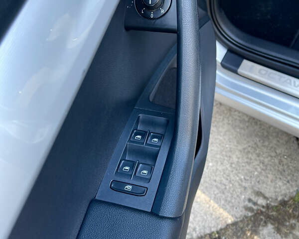 Серый Шкода Октавия, объемом двигателя 1.6 л и пробегом 192 тыс. км за 12350 $, фото 17 на Automoto.ua