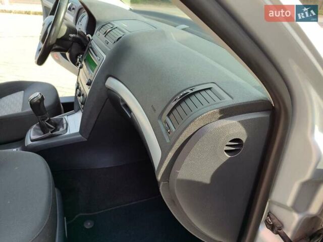 Серый Шкода Октавия, объемом двигателя 1.6 л и пробегом 196 тыс. км за 8750 $, фото 30 на Automoto.ua