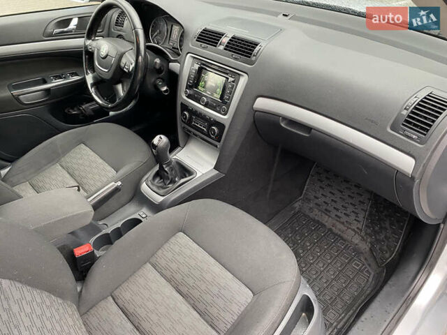 Серый Шкода Октавия, объемом двигателя 1.97 л и пробегом 242 тыс. км за 9500 $, фото 32 на Automoto.ua