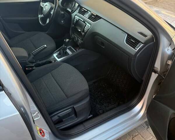 Шкода Октавія 2013 у Вараш (Кузнецовськ) на Automoto.ua Сірий Шкода Октавія, об'ємом двигуна 1.6 л та пробігом 255 тис. км за 11000 $, фото 20 на Automoto.ua