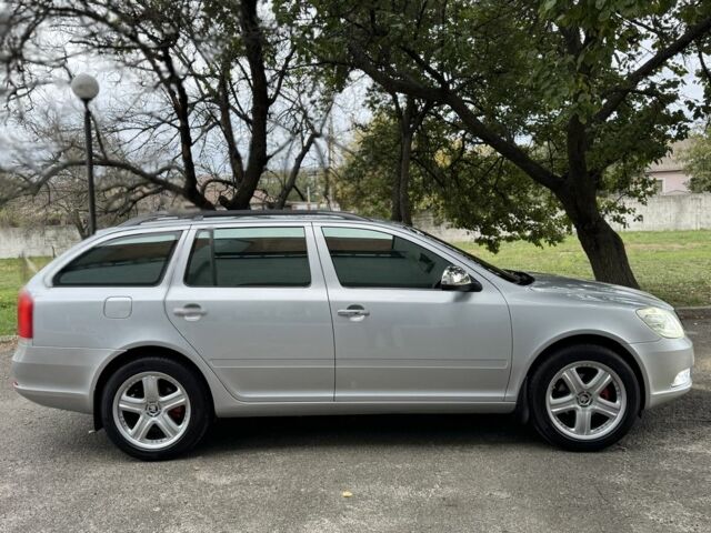 Серый Шкода Октавия, объемом двигателя 2 л и пробегом 200 тыс. км за 10200 $, фото 3 на Automoto.ua