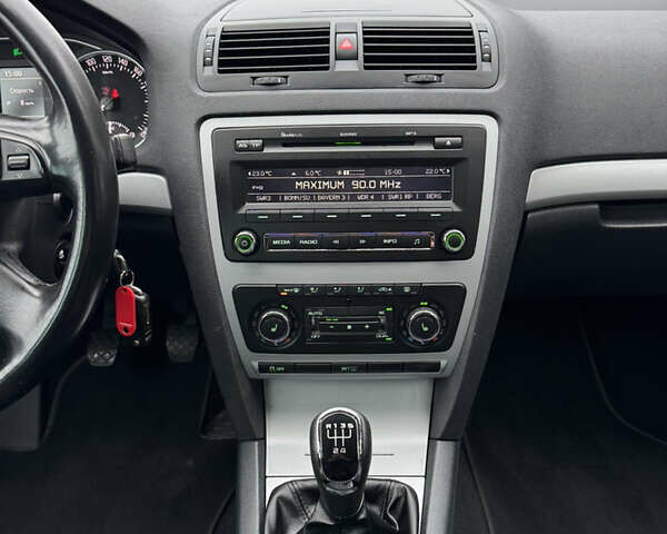 Серый Шкода Октавия, объемом двигателя 1.6 л и пробегом 206 тыс. км за 9450 $, фото 39 на Automoto.ua