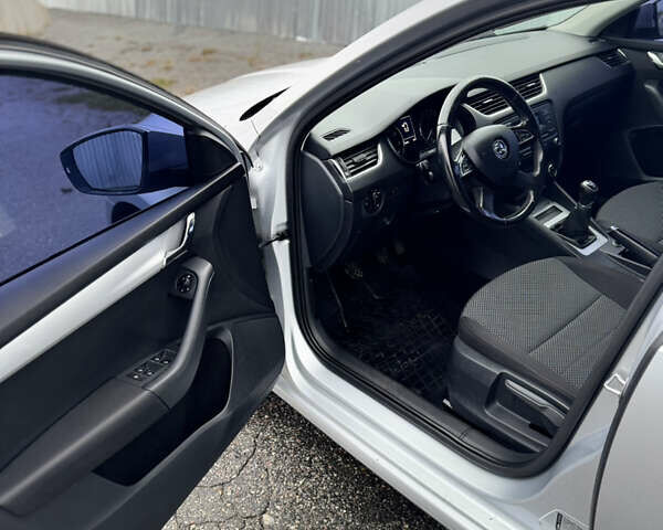 Шкода Октавия 2013 в Валках на Automoto.ua Серый Шкода Октавия, объемом двигателя 1.4 л и пробегом 116 тыс. км за 10990 $, фото 6 на Automoto.ua