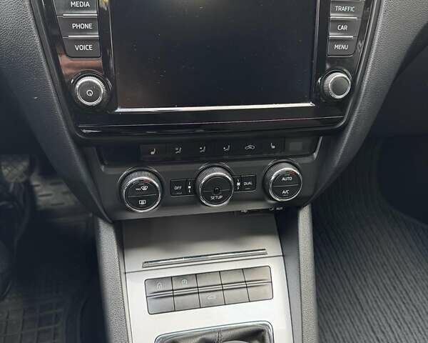 Сірий Шкода Октавія, об'ємом двигуна 1.97 л та пробігом 318 тис. км за 10500 $, фото 10 на Automoto.ua