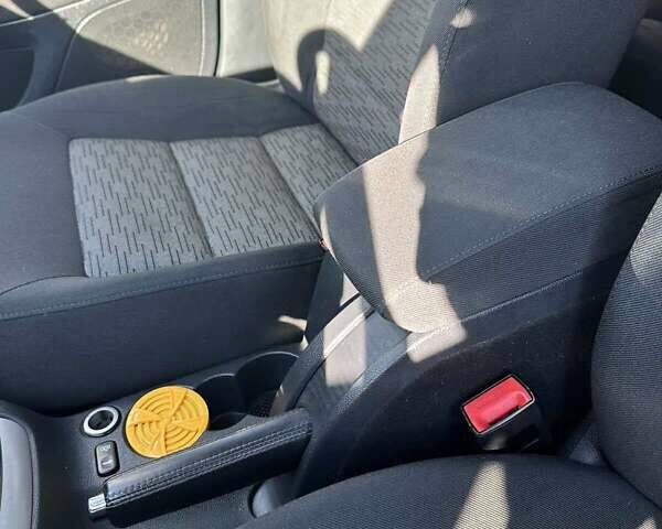 Сірий Шкода Октавія, об'ємом двигуна 1.6 л та пробігом 248 тис. км за 9700 $, фото 7 на Automoto.ua