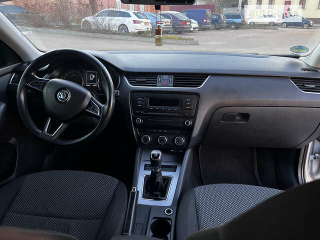 Серый Шкода Октавия, объемом двигателя 1.6 л и пробегом 273 тыс. км за 9350 $, фото 12 на Automoto.ua