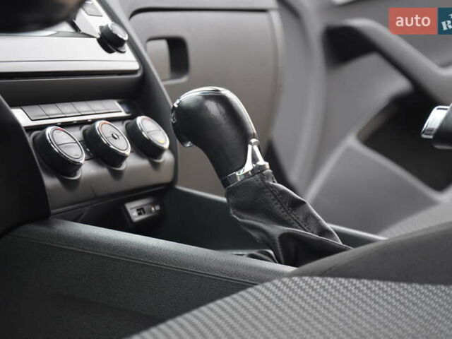 Сірий Шкода Октавія, об'ємом двигуна 2 л та пробігом 255 тис. км за 12250 $, фото 37 на Automoto.ua