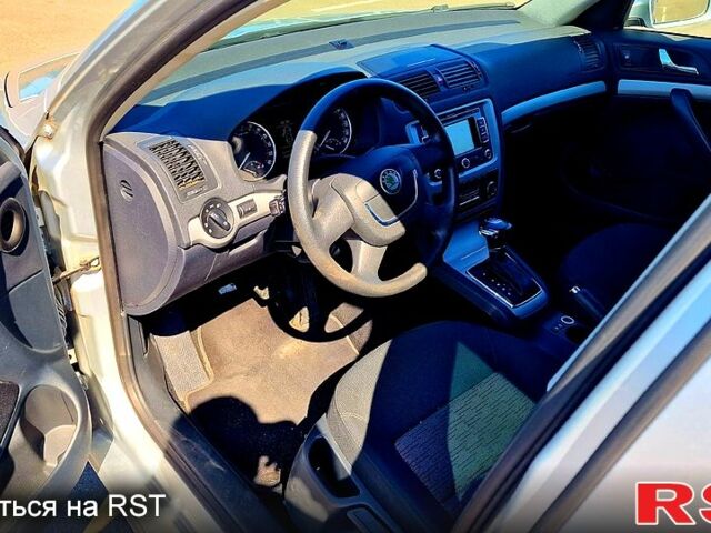 Серый Шкода Октавия, объемом двигателя 1.6 л и пробегом 216 тыс. км за 9500 $, фото 5 на Automoto.ua