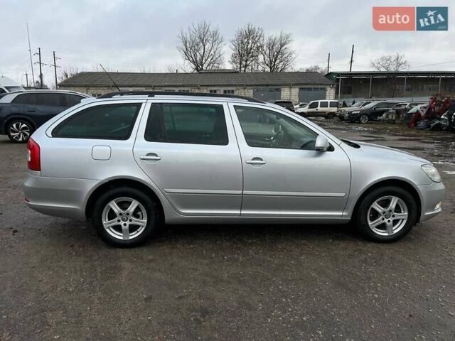 Серый Шкода Октавия, объемом двигателя 1.6 л и пробегом 206 тыс. км за 9999 $, фото 3 на Automoto.ua