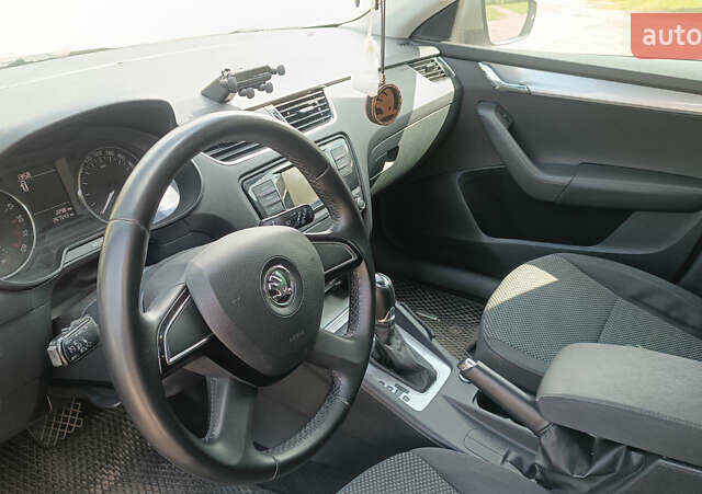 Серый Шкода Октавия, объемом двигателя 1.6 л и пробегом 268 тыс. км за 10200 $, фото 1 на Automoto.ua