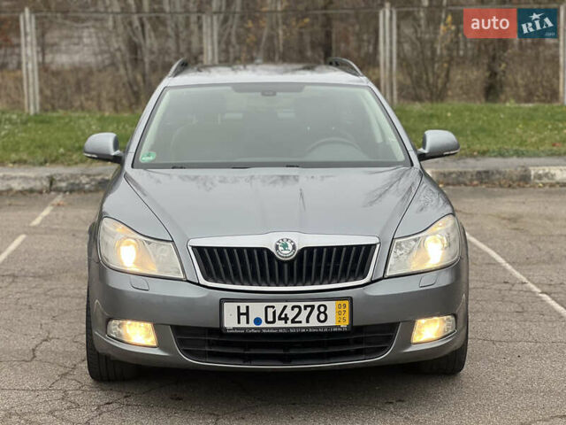 Серый Шкода Октавия, объемом двигателя 1.99 л и пробегом 215 тыс. км за 10495 $, фото 2 на Automoto.ua