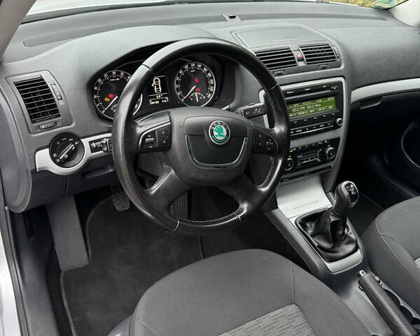 Серый Шкода Октавия, объемом двигателя 1.6 л и пробегом 206 тыс. км за 9450 $, фото 46 на Automoto.ua