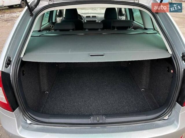 Серый Шкода Октавия, объемом двигателя 1.6 л и пробегом 206 тыс. км за 9999 $, фото 21 на Automoto.ua