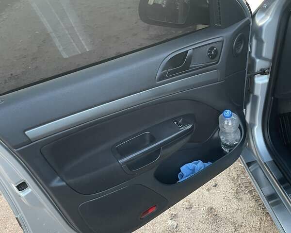 Серый Шкода Октавия, объемом двигателя 1.6 л и пробегом 203 тыс. км за 9500 $, фото 5 на Automoto.ua