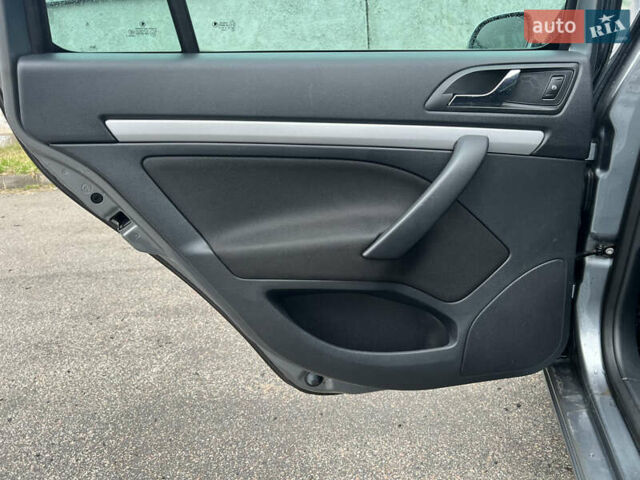 Серый Шкода Октавия, объемом двигателя 1.6 л и пробегом 207 тыс. км за 9500 $, фото 19 на Automoto.ua