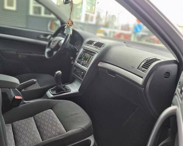 Сірий Шкода Октавія, об'ємом двигуна 1.6 л та пробігом 245 тис. км за 7900 $, фото 28 на Automoto.ua
