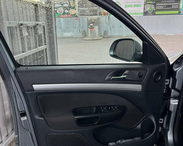 Сірий Шкода Октавія, об'ємом двигуна 1.6 л та пробігом 231 тис. км за 9400 $, фото 10 на Automoto.ua