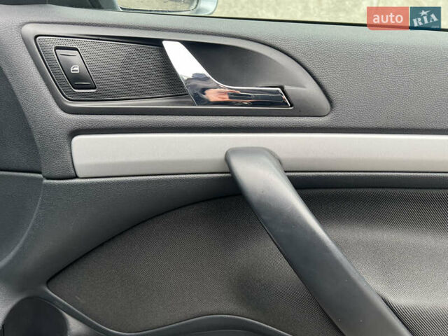 Серый Шкода Октавия, объемом двигателя 1.6 л и пробегом 207 тыс. км за 9500 $, фото 26 на Automoto.ua