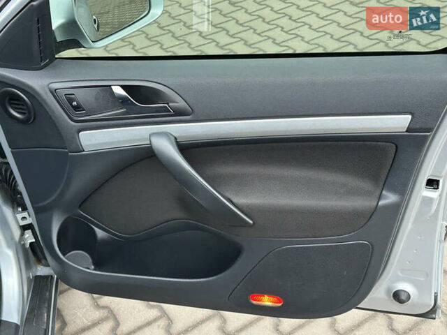 Серый Шкода Октавия, объемом двигателя 2 л и пробегом 218 тыс. км за 9999 $, фото 39 на Automoto.ua