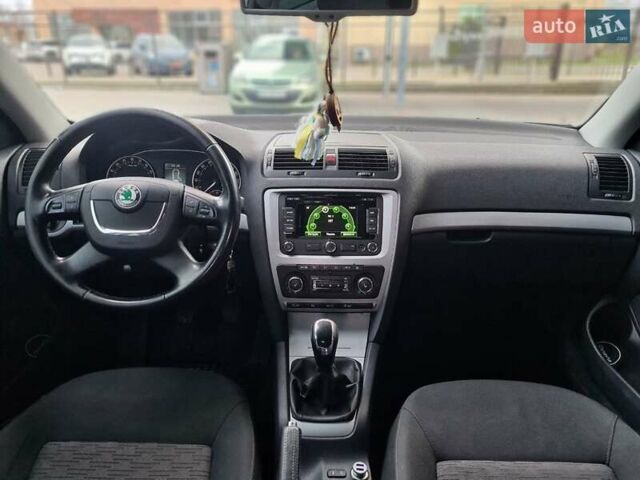 Сірий Шкода Октавія, об'ємом двигуна 1.6 л та пробігом 245 тис. км за 7900 $, фото 33 на Automoto.ua