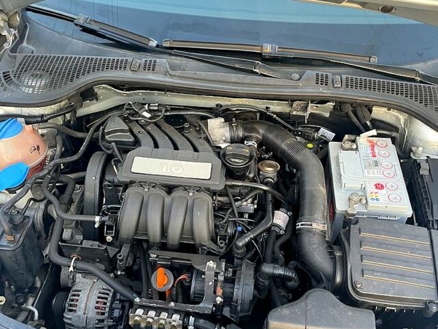 Серый Шкода Октавия, объемом двигателя 1.6 л и пробегом 203 тыс. км за 9500 $, фото 6 на Automoto.ua