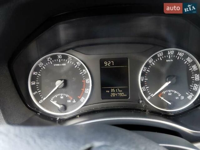 Серый Шкода Октавия, объемом двигателя 2 л и пробегом 284 тыс. км за 8700 $, фото 1 на Automoto.ua