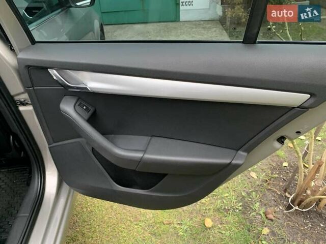 Серый Шкода Октавия, объемом двигателя 1.97 л и пробегом 319 тыс. км за 10500 $, фото 10 на Automoto.ua