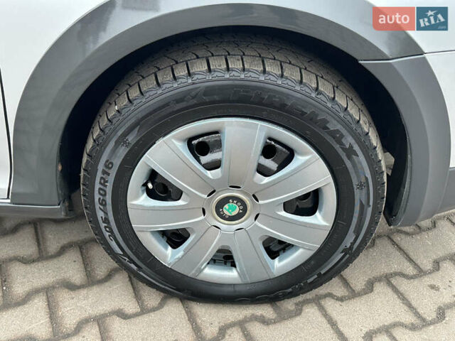 Серый Шкода Октавия, объемом двигателя 2 л и пробегом 218 тыс. км за 9999 $, фото 7 на Automoto.ua